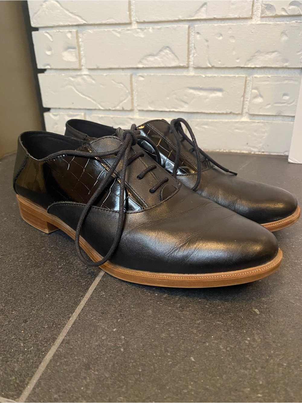 Clarks Somerset Black Leather Cutout Oxford Shoes Croc Women’s 9.5